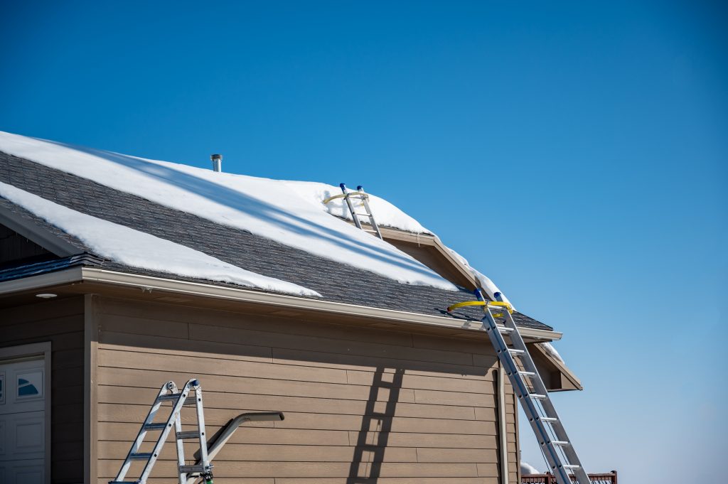 Pros and Cons of Winter Roofing